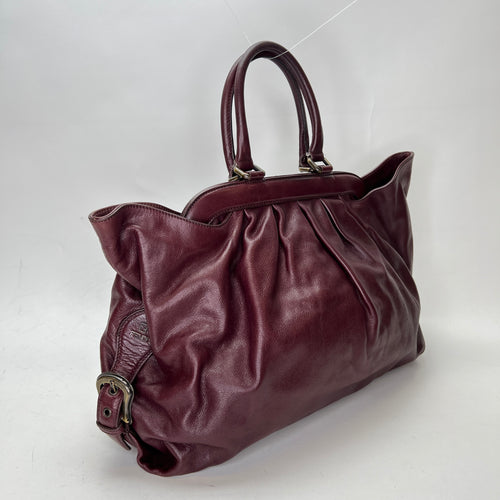 Doctor Burgundy Tote Bag in Calfskin, Gold hardware