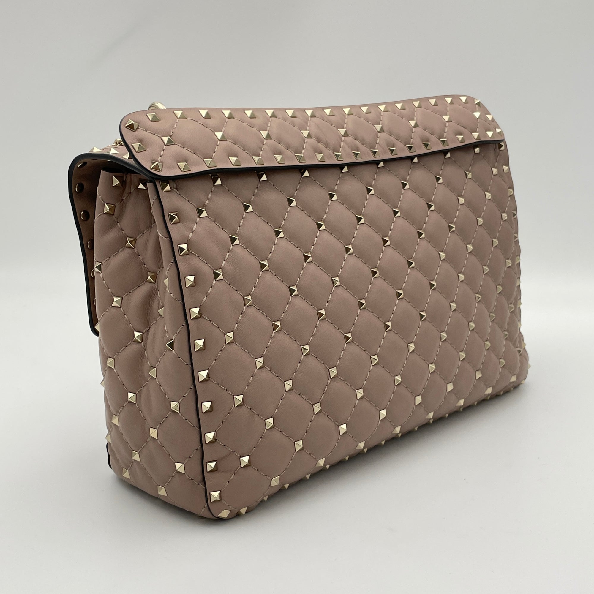 Rockstud Spike Shoulder bag Large Pink Shoulder Bag in Calfskin, Light Gold hardware