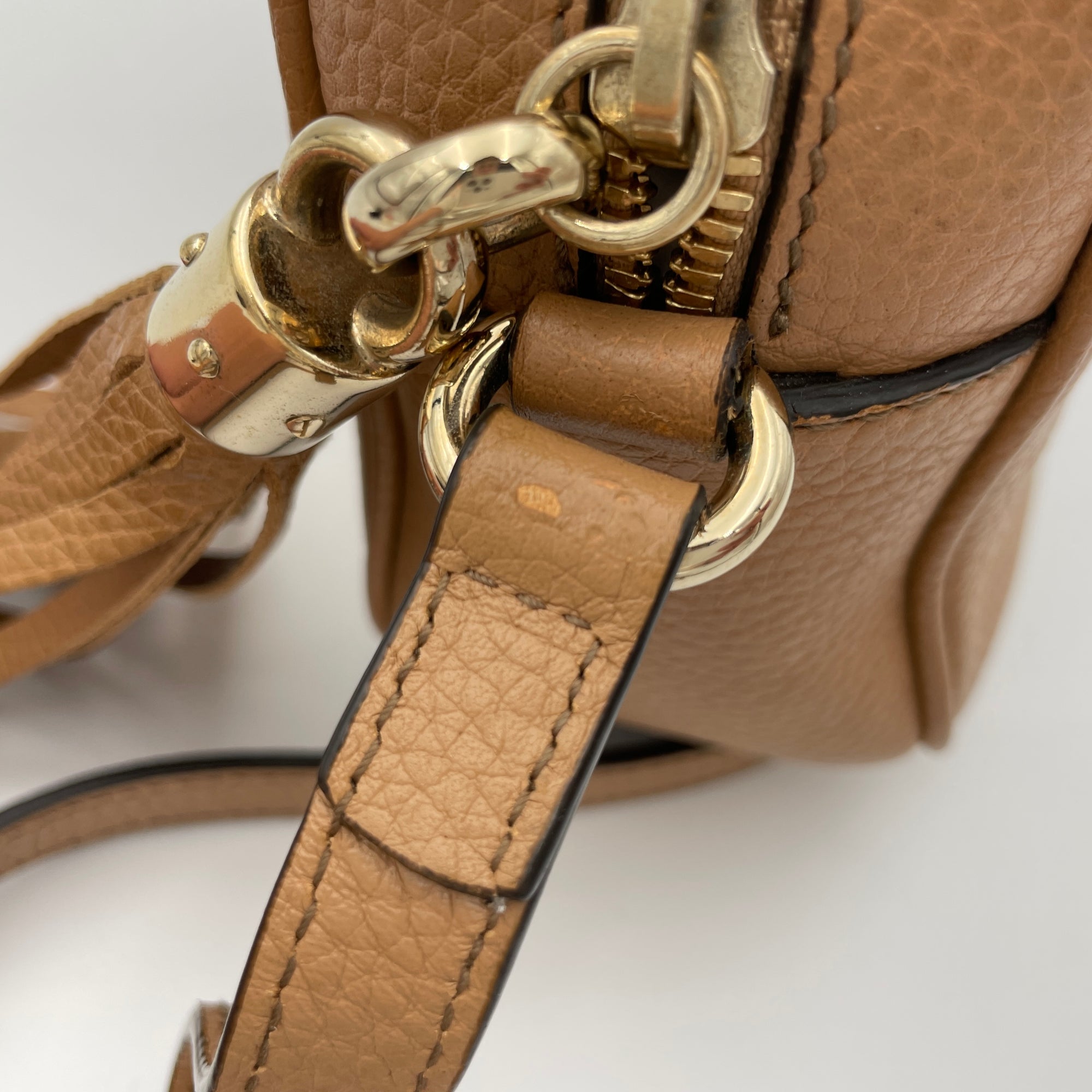 Soho Small Crossbody bag in Calfskin, Light Gold Hardware