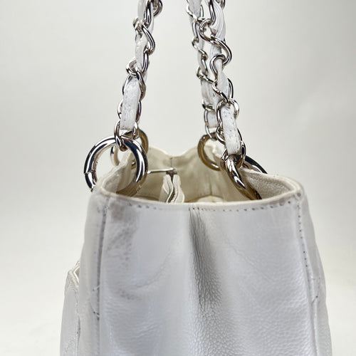 GST White Shoulder Bag in Caviar Leather, Silver hardware