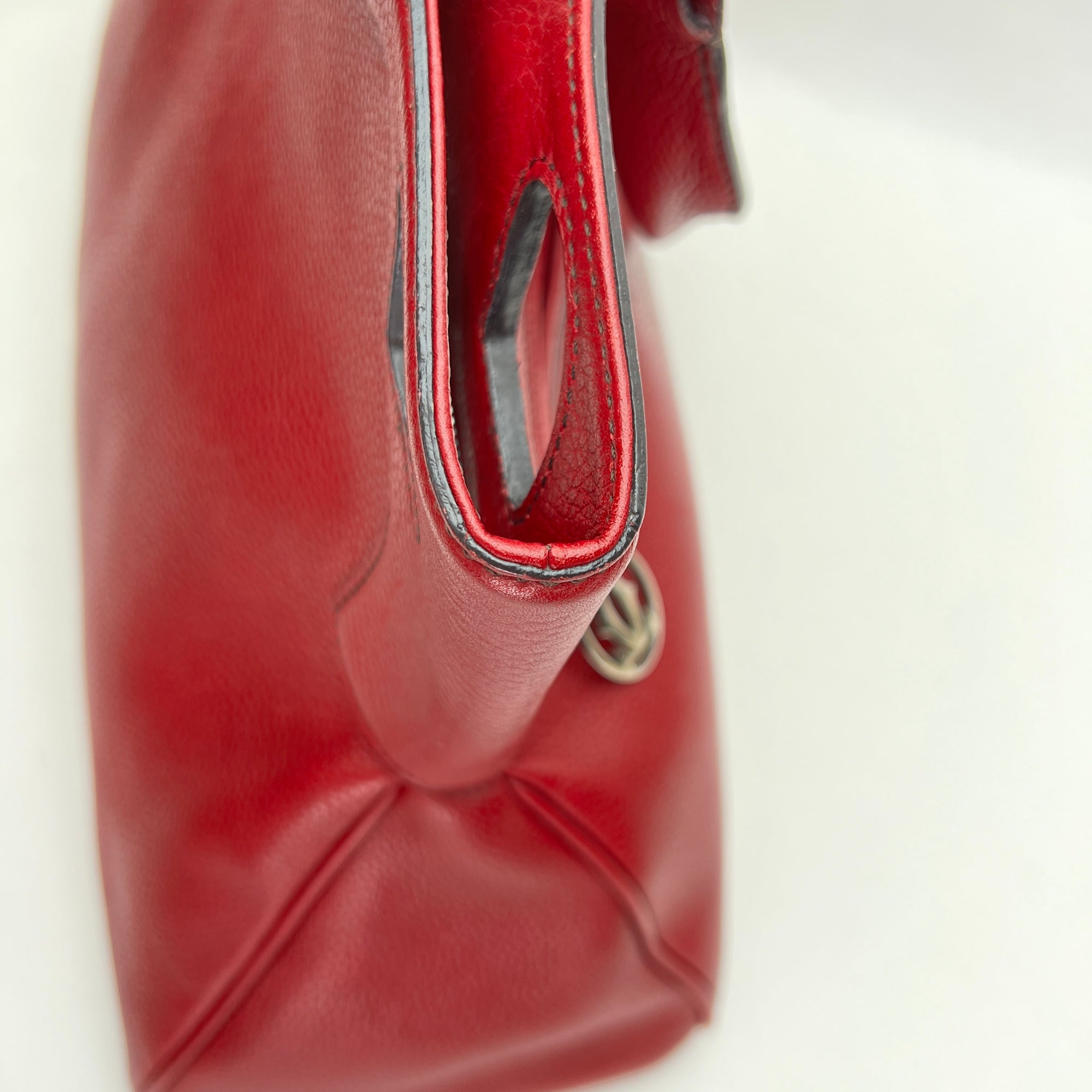 Marcello Red Shoulder Bag in Calfskin, Gunmetal hardware