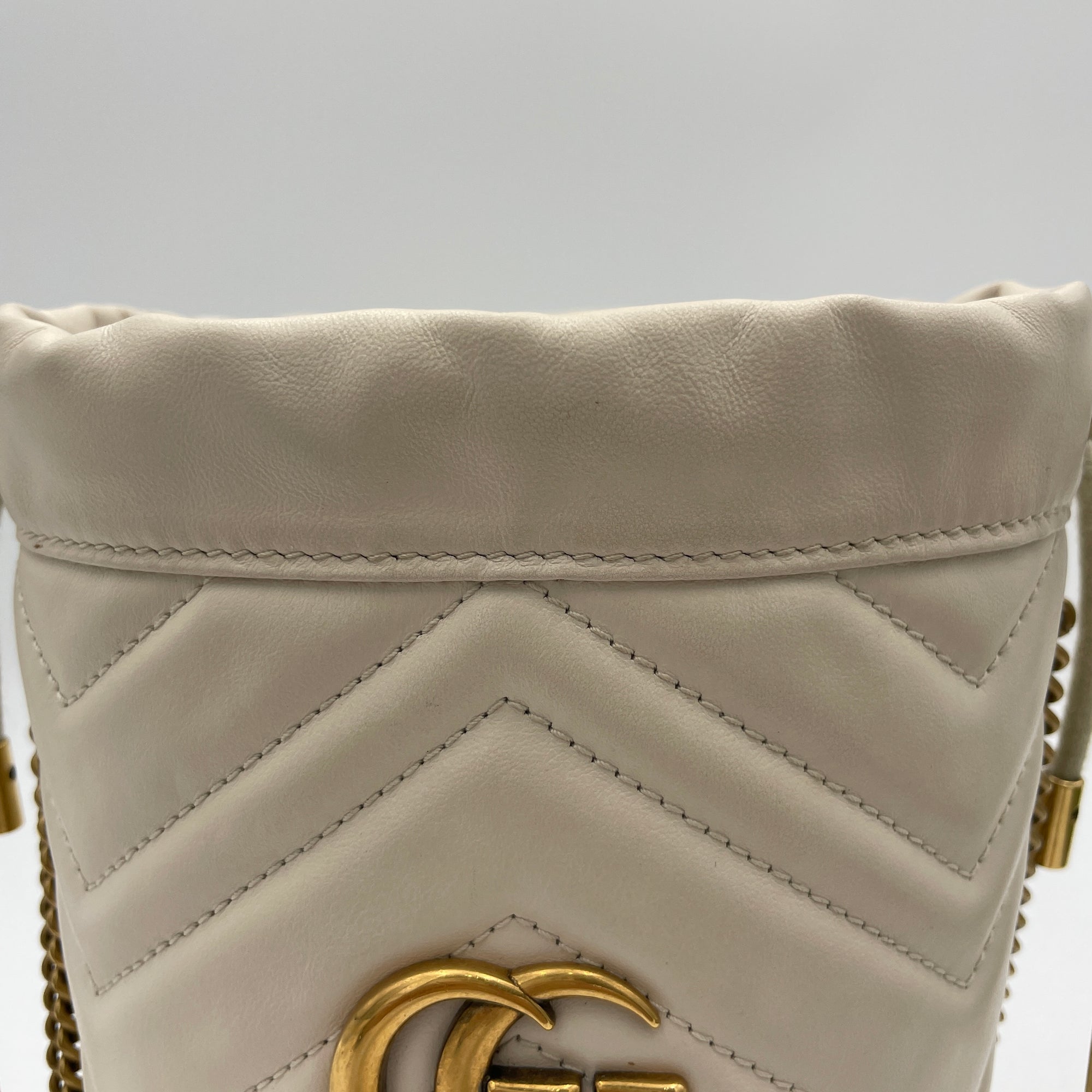 Marmont White Bucket Bag in Calfskin, Gold hardware