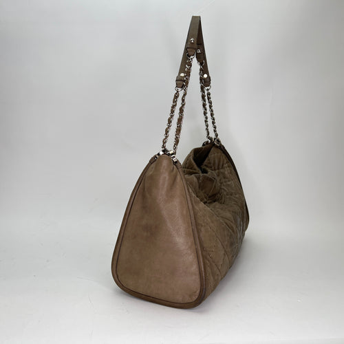 Wild stitch Brown Shoulder Bag in Calfskin, Silver hardware