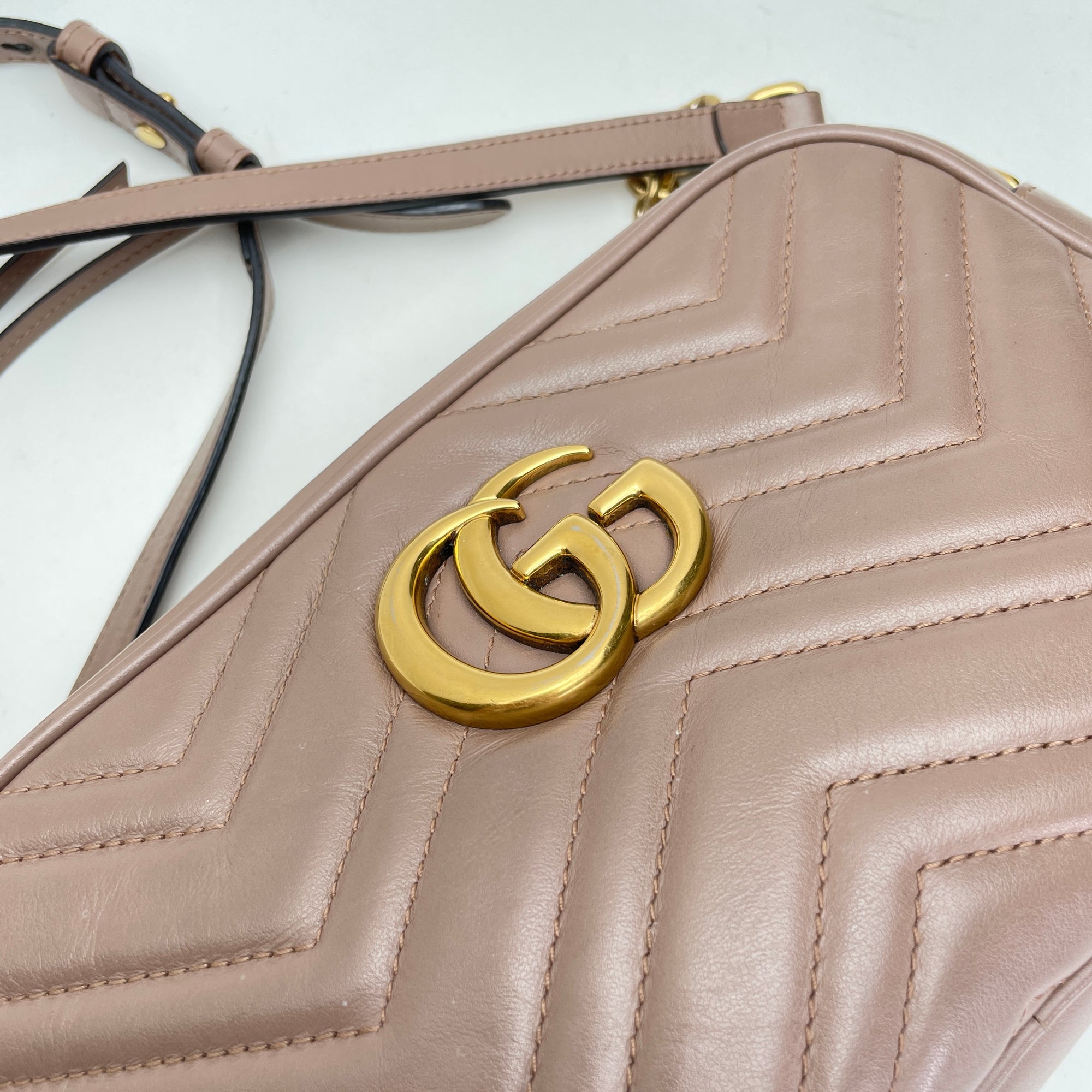 GG Marmont Small Pink Crossbody Bag in Calfskin, Gold hardware