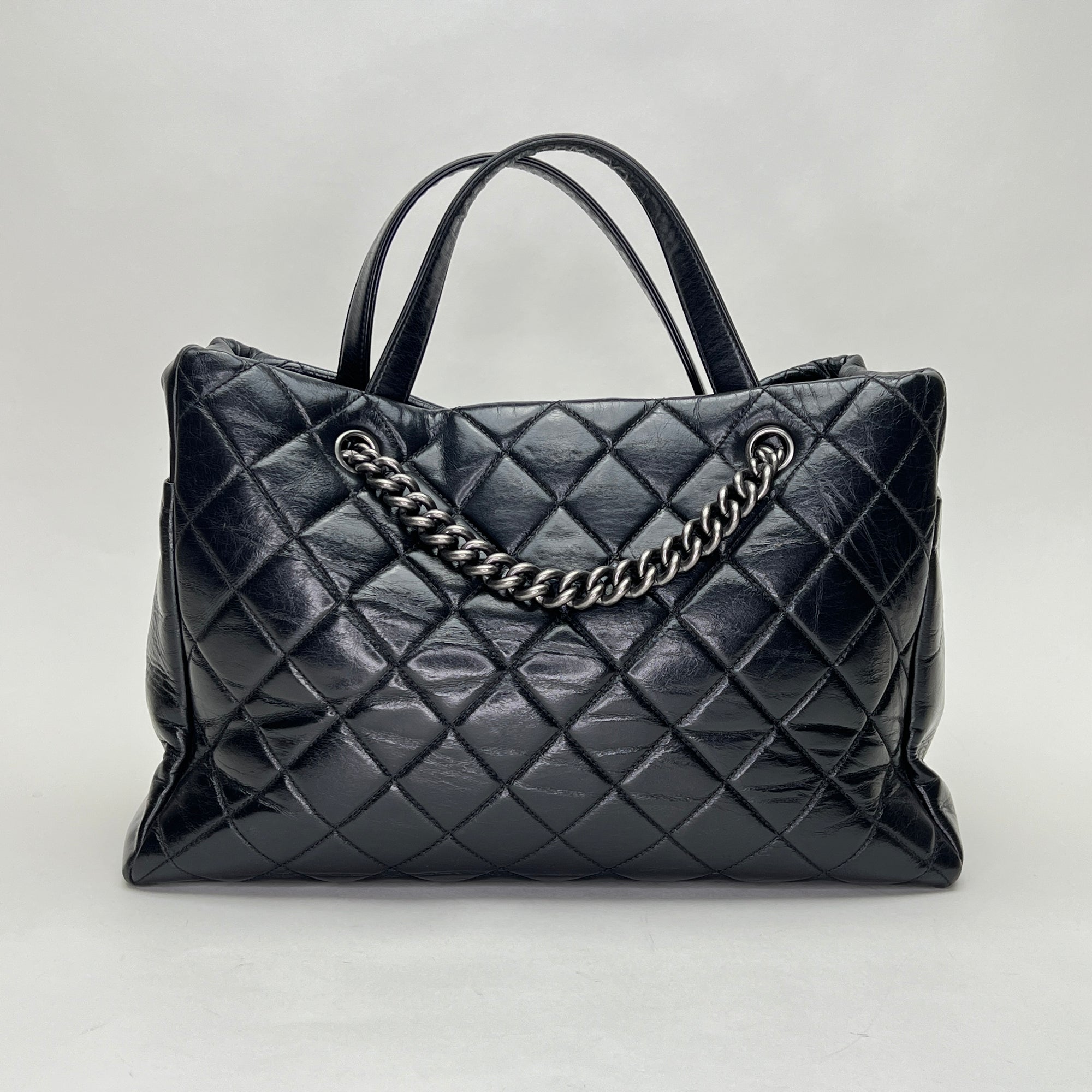 Glazed Quilted Nameplate Tote Black Tote Bag in Calfskin, Ruthenium hardware