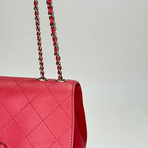 Quilted Flap Pink Shoulder Bag in Calfskin, Light Gold hardware