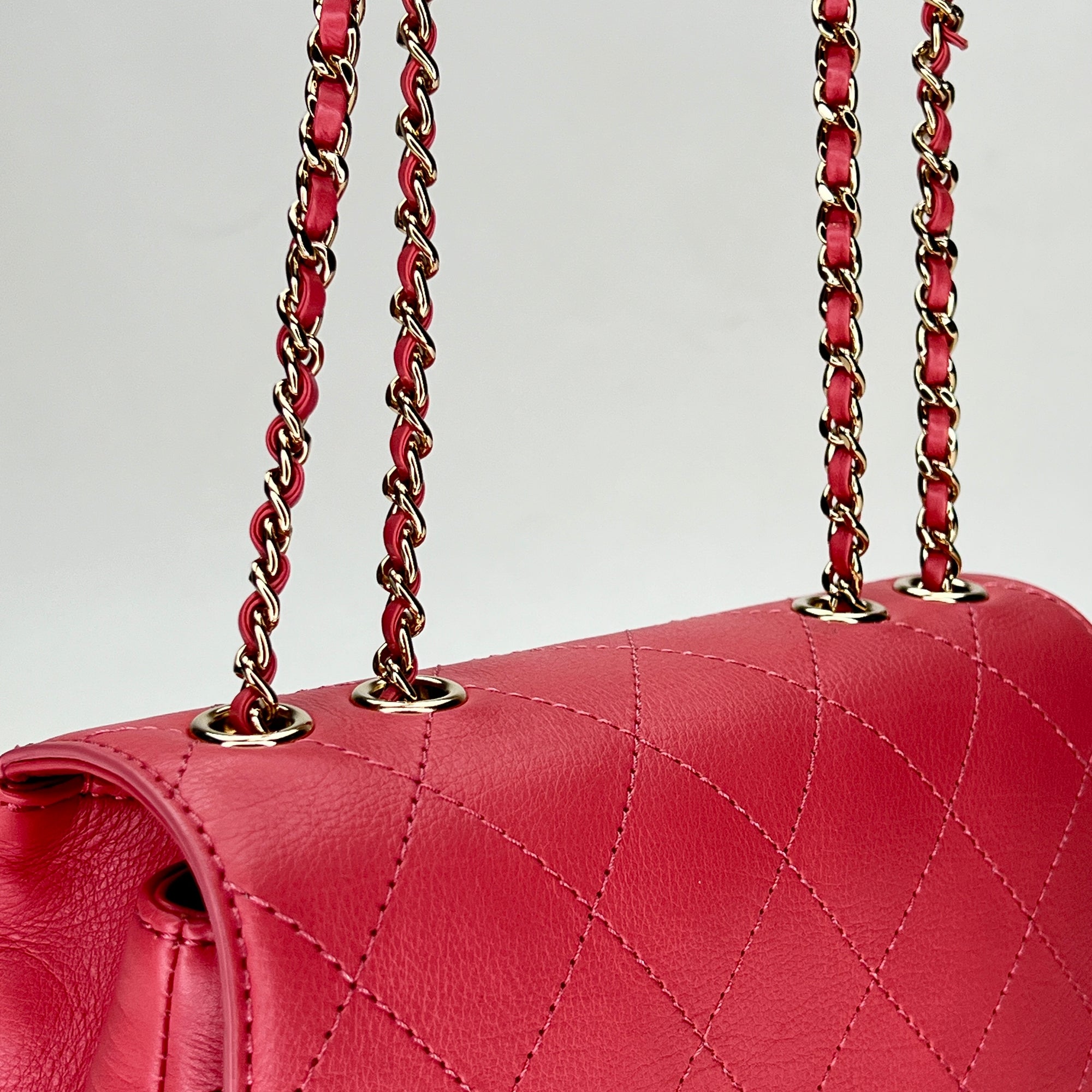 Quilted Flap Pink Shoulder Bag in Calfskin, Light Gold hardware