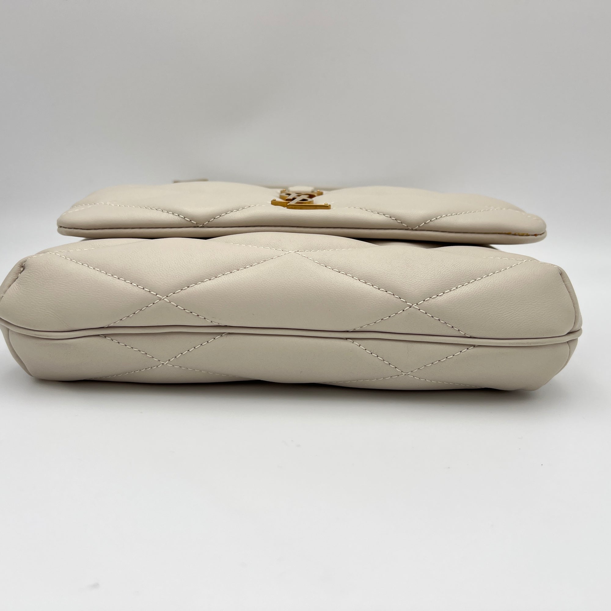 Le 5 A 7 White Shoulder Bag in Calfskin, Gold hardware