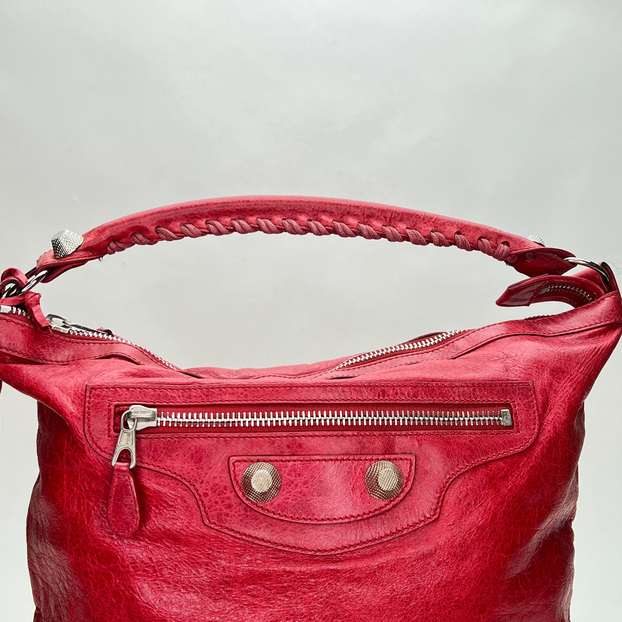 Giant Day Red Shoulder Bag in Distressed Leather, Gold hardware