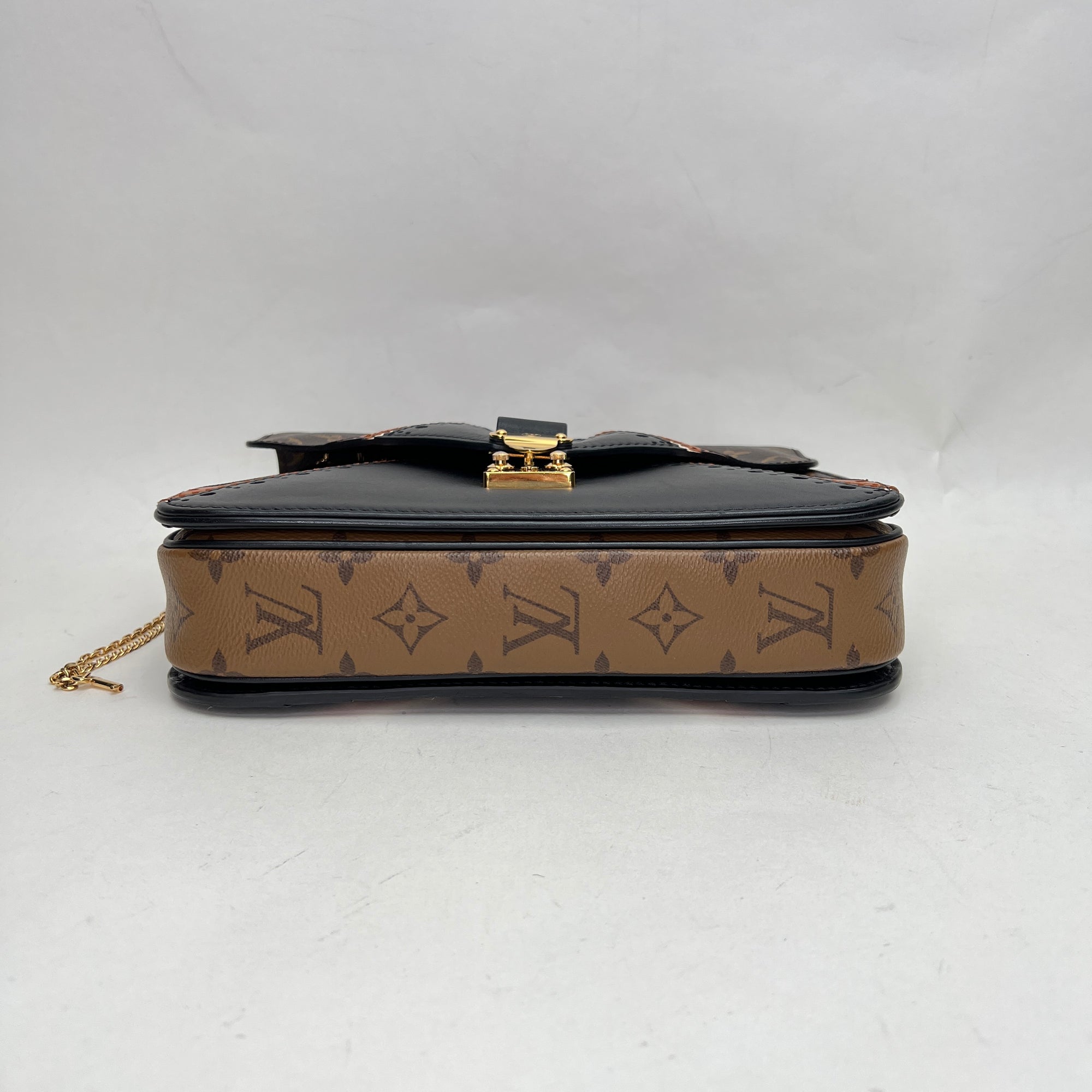 Metis Pochette MM Brown Crossbody Bag in Monogram Coated Canvas, Gold hardware