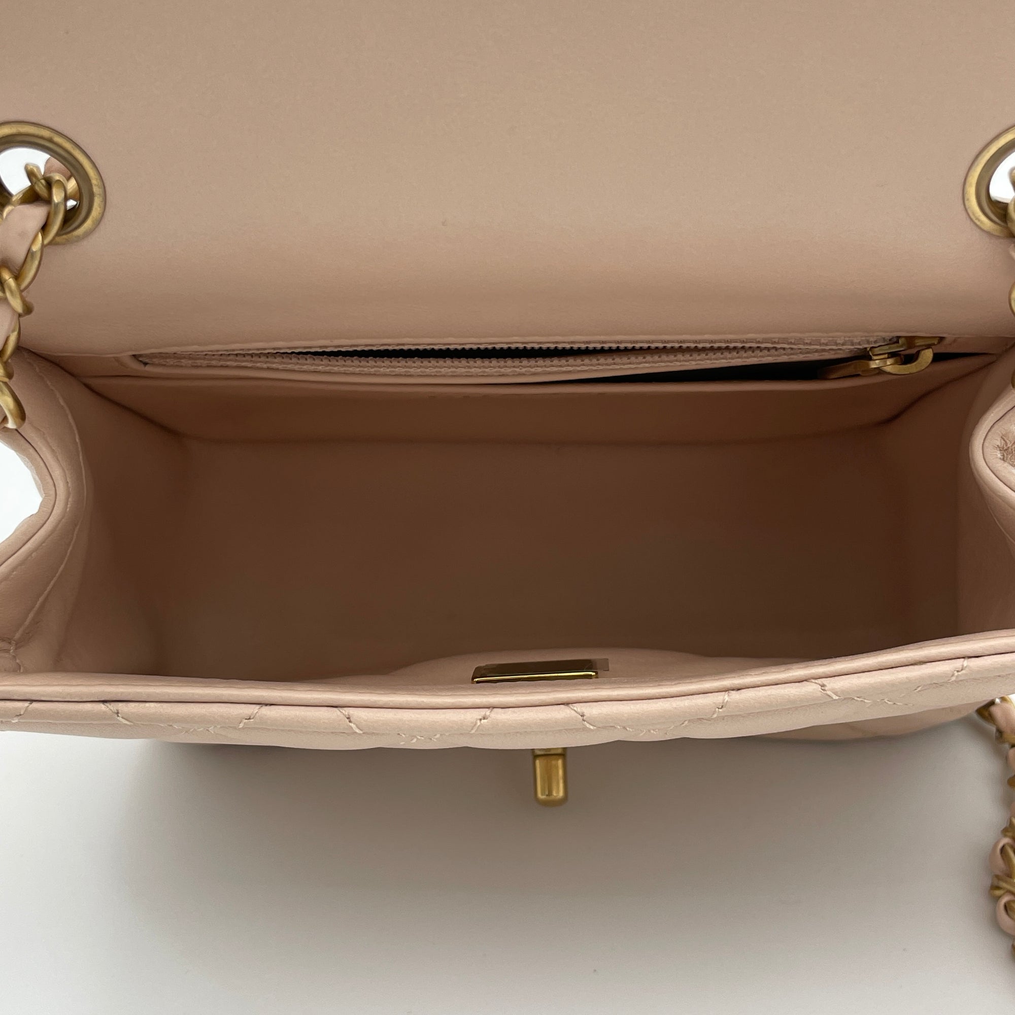 Pearl Crush Pink Crossbody Bag in Lambskin, Gold hardware