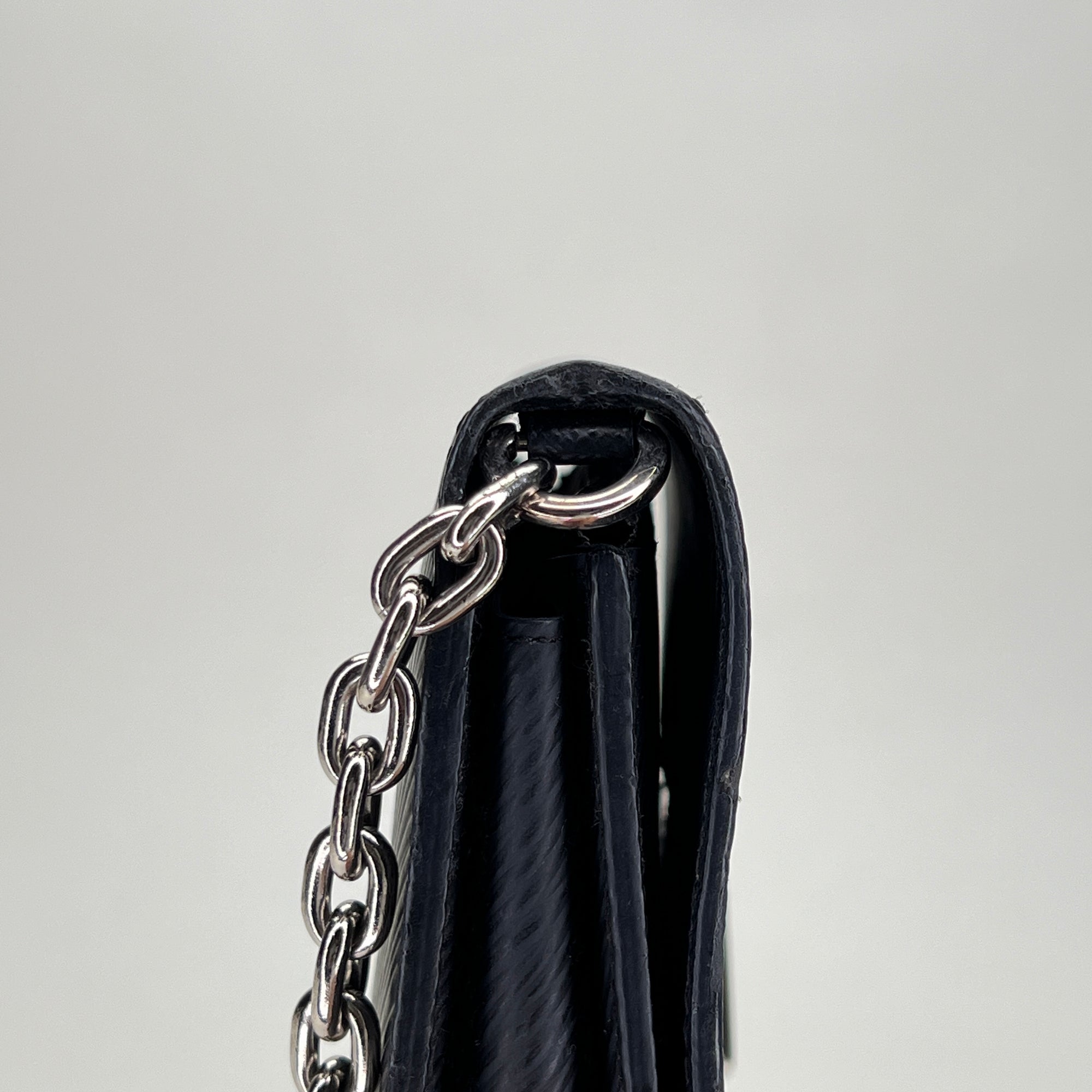 Twist Black Wallet on Chain in Epi Leather, Silver hardware