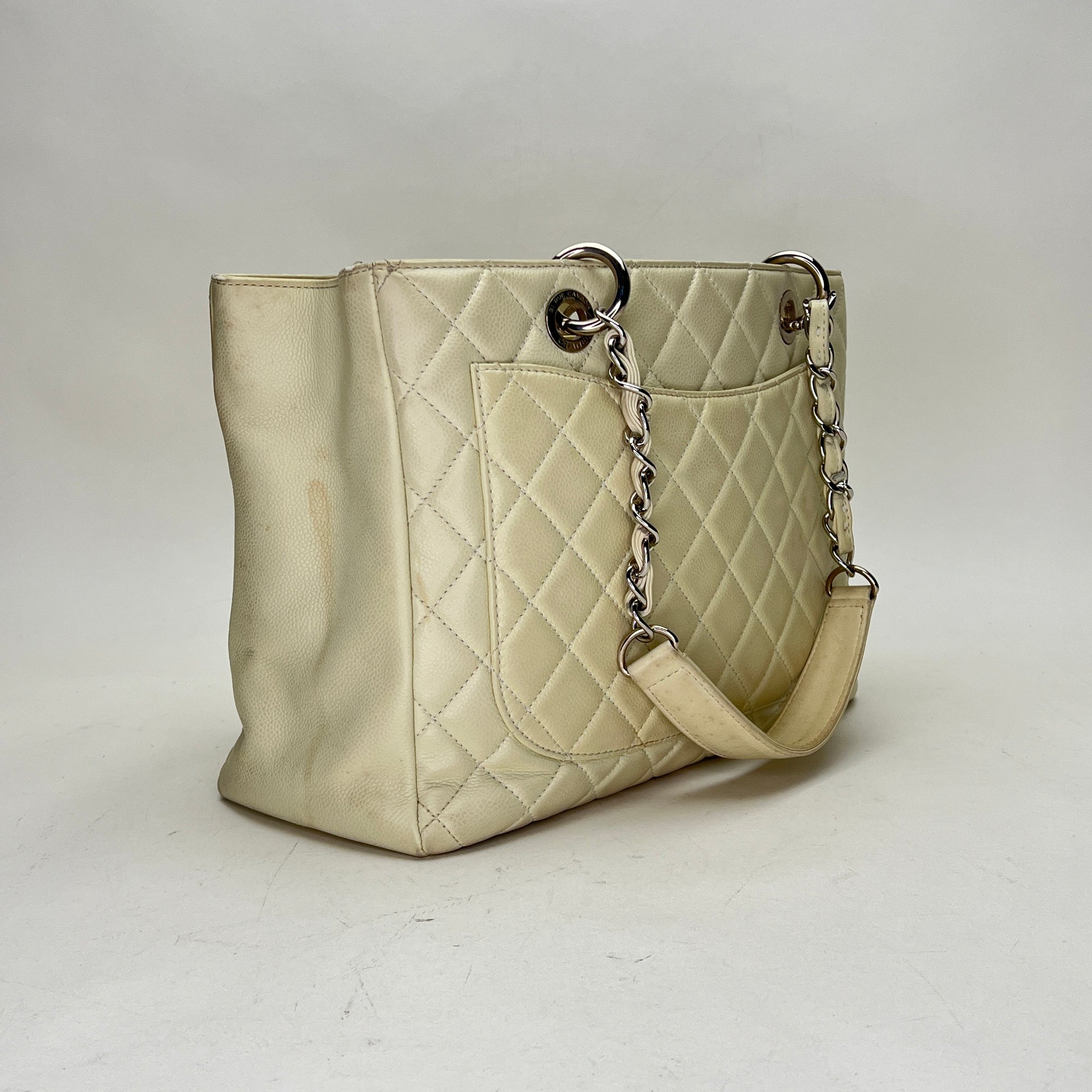 GST Cream Shoulder Bag in Caviar Leather, Silver hardware