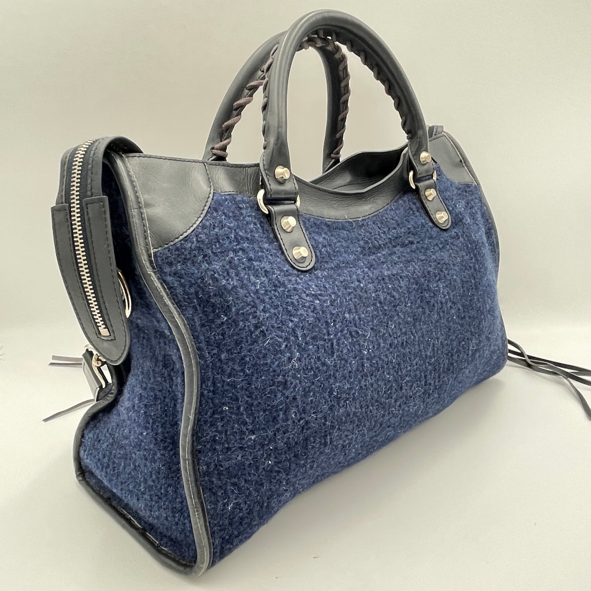 City Blue Shoulder Bag in Wool, Silver hardware