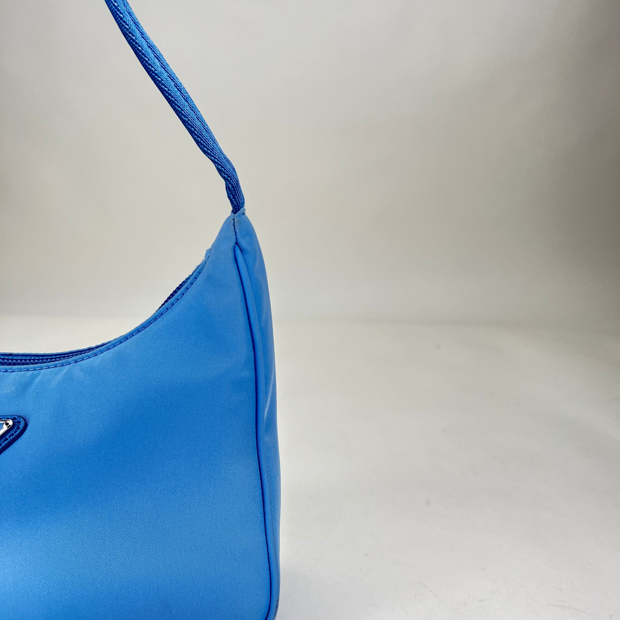 Re-Edition 2000 Blue Shoulder Bag in Nylon, Silver hardware