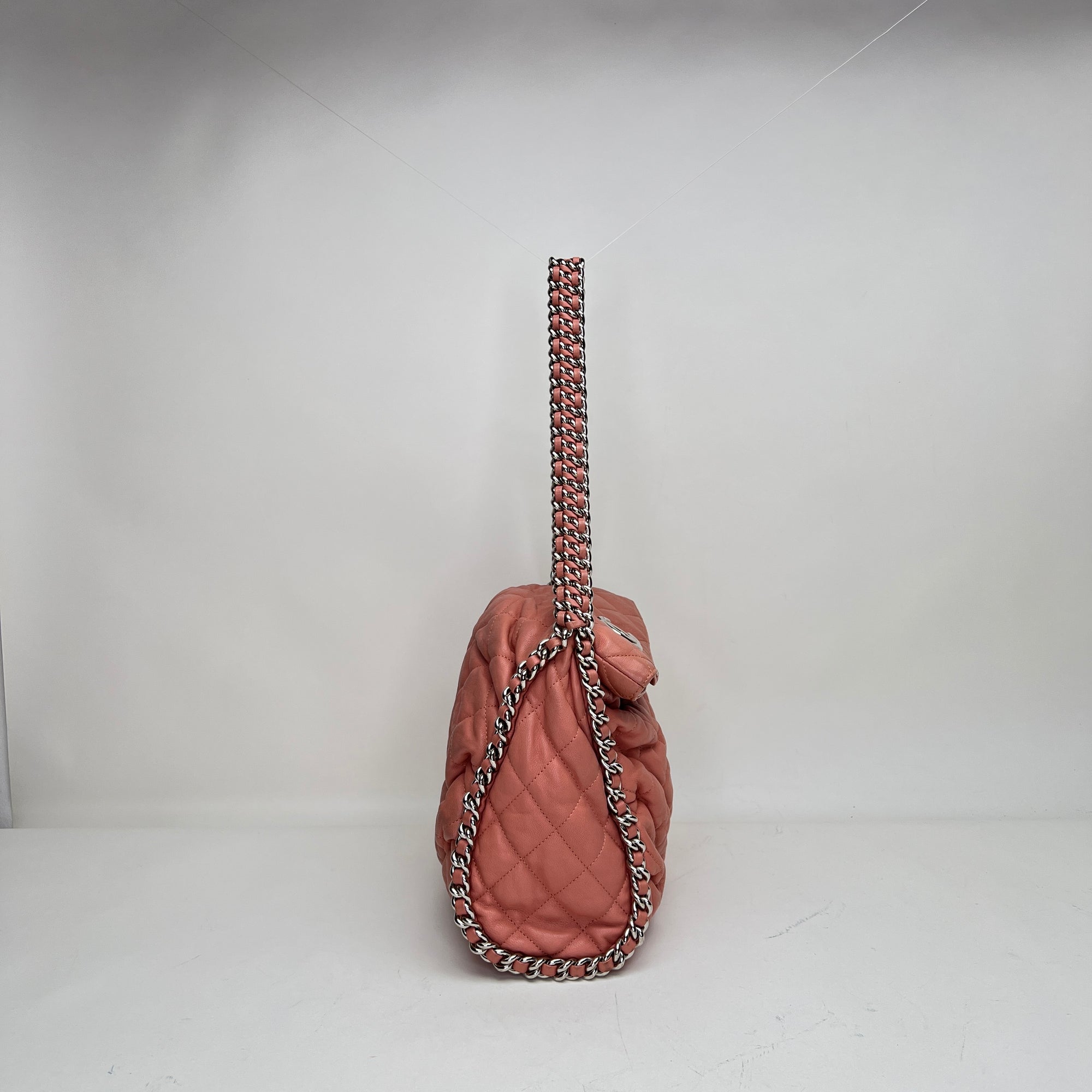 Chain Around Hobo Pink Shoulder Bag in Calfskin, Silver hardware