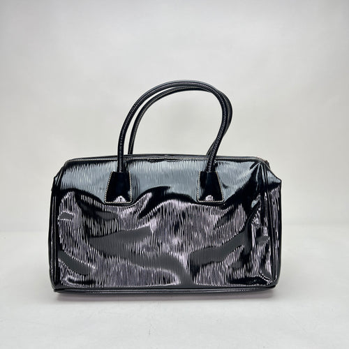 Logo Plaque Shopper Black Top Handle Bag in Patent Leather, Silver hardware