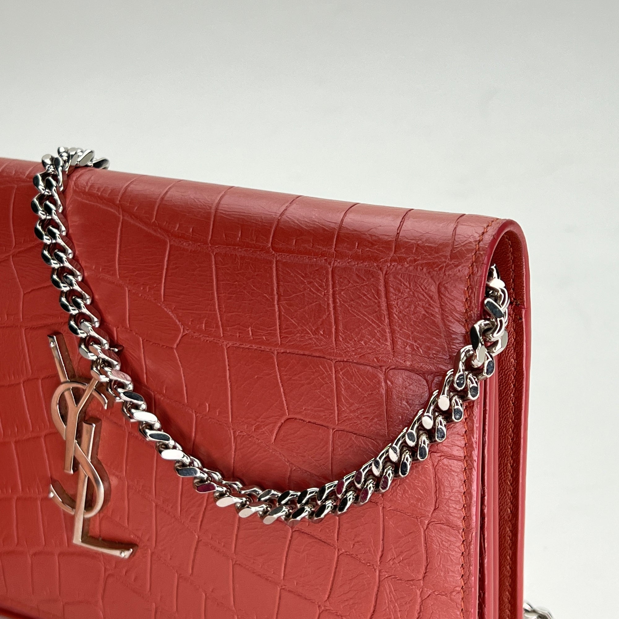 Kate Pink Wallet on Chain in Crocodile Embossed Calfskin, Gold hardware