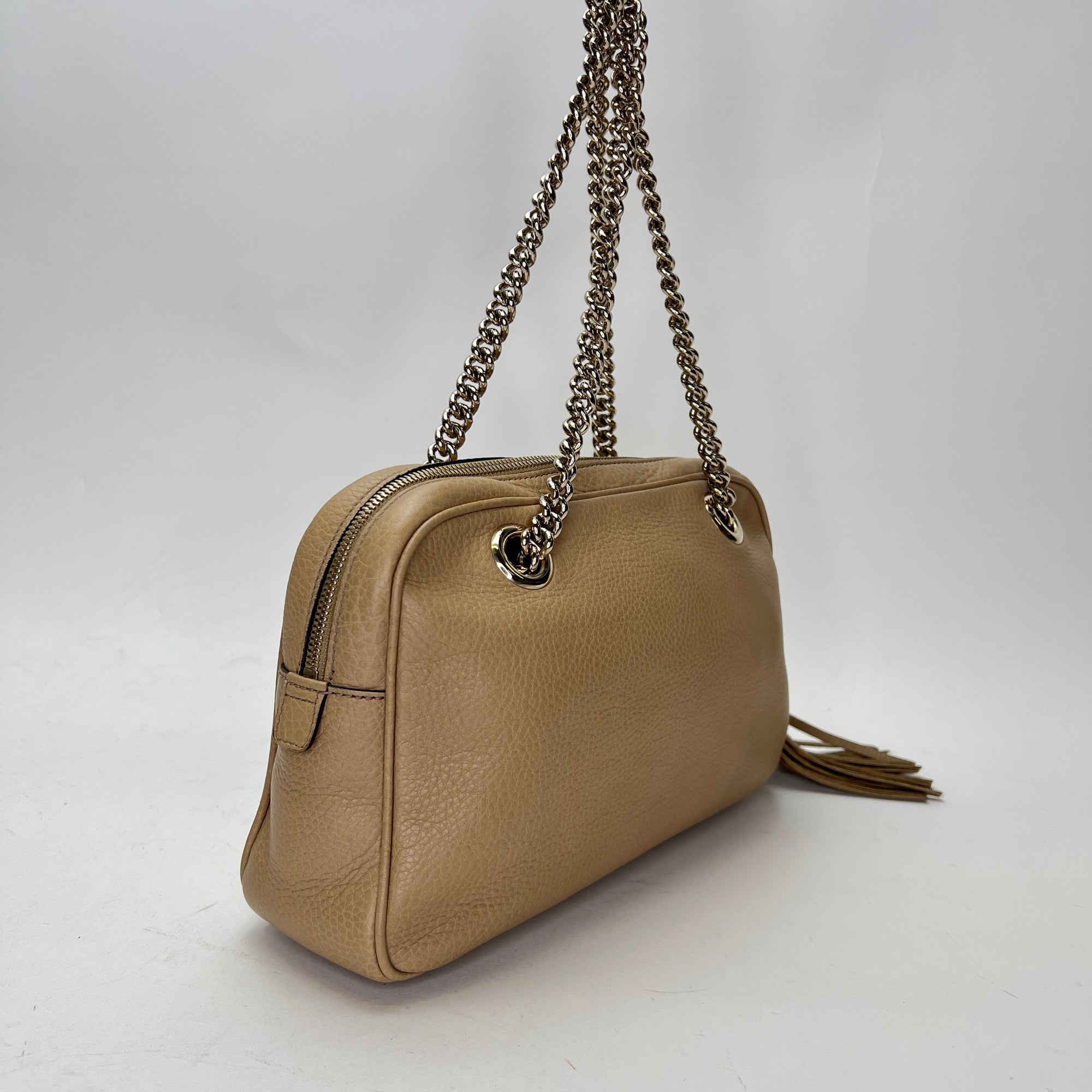 Soho Chain Beige Shoulder Bag in Calfskin, Light Gold hardware