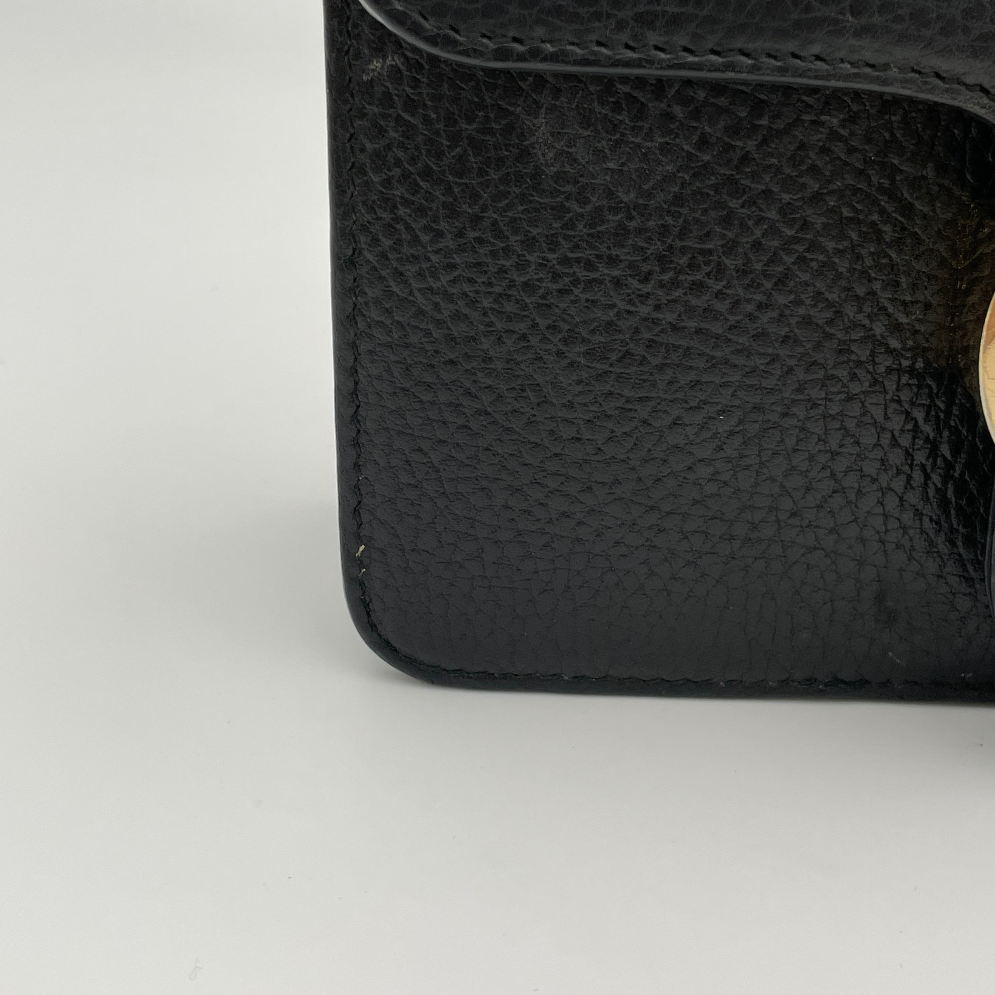 GG Interlock Flap Black Crossbody Bag in Calfskin, Gold hardware