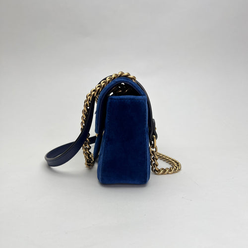 GG Marmont Mini Blue Crossbody Bag in Velvet, Gold hardware