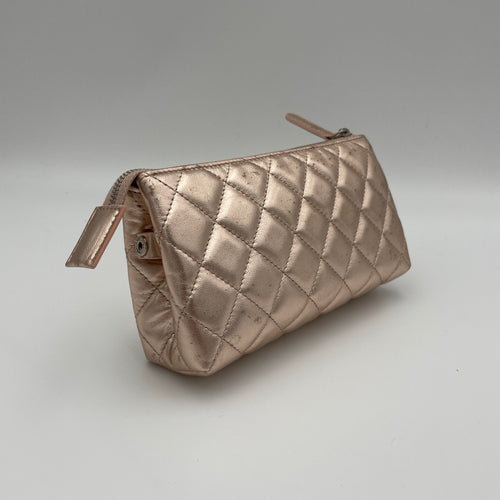 Metallic Quilt Pink Pouch in Lambskin, Silver hardware