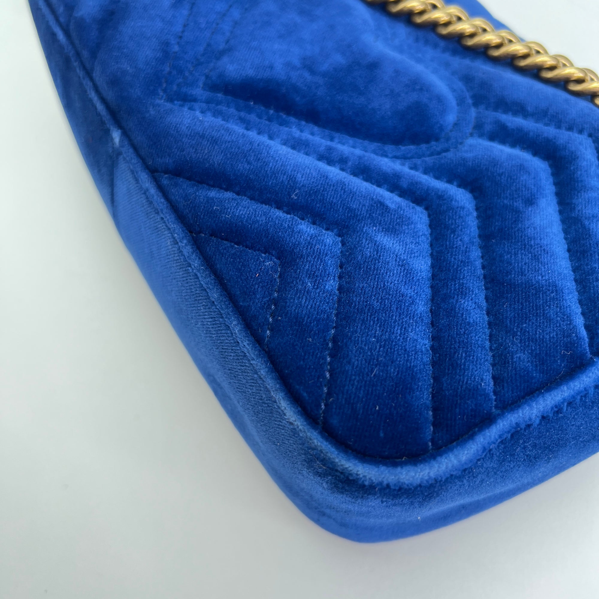 GG Marmont Mini Blue Crossbody Bag in Velvet, Gold hardware