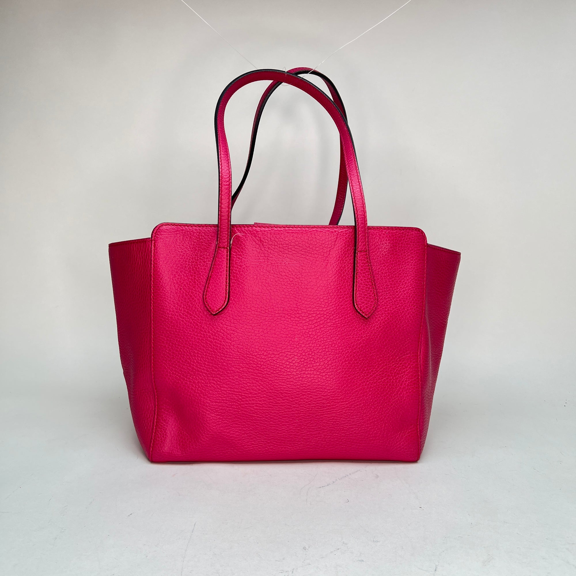 Shopping Pink Shoulder Bag in Calfskin, Gold hardware