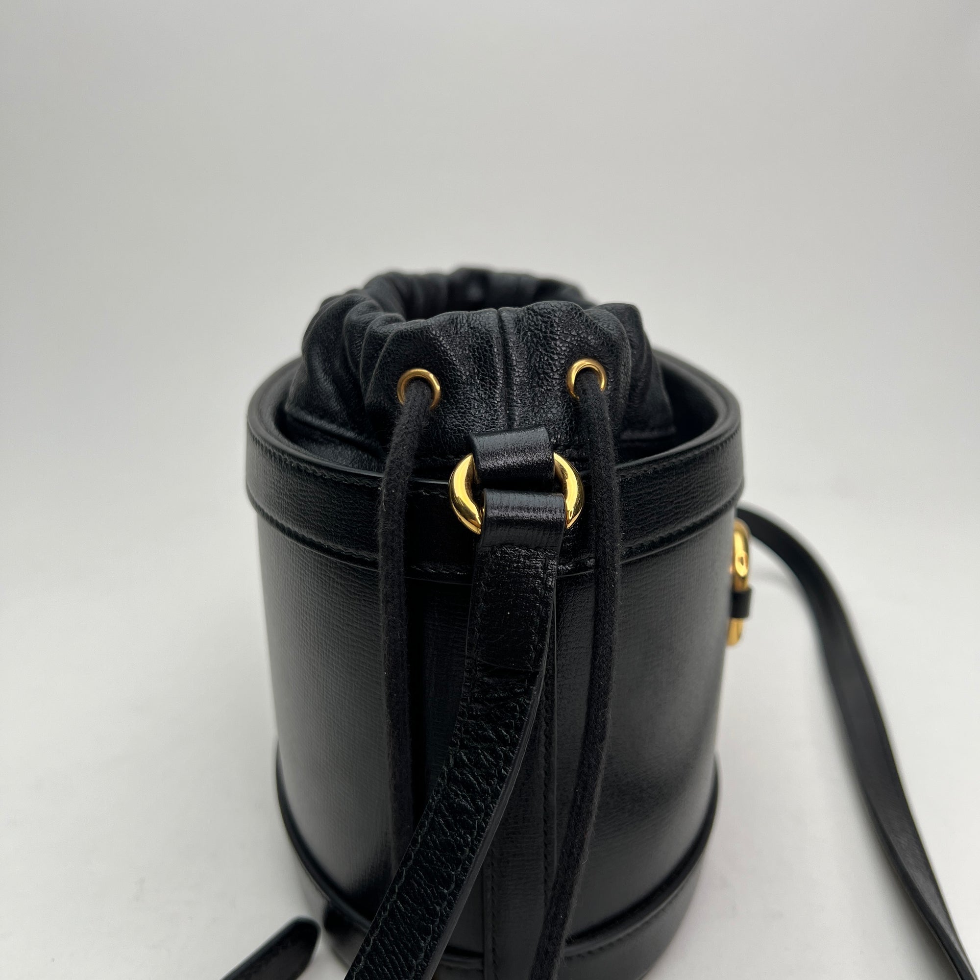 Horsebit 1955 Black Bucket Bag in Calfskin, Gold hardware