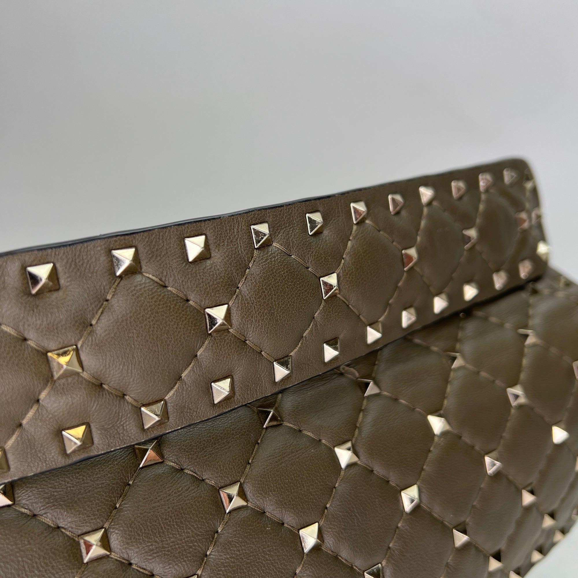 Rockstud Spike Green Shoulder Bag in Lambskin, Light Gold hardware