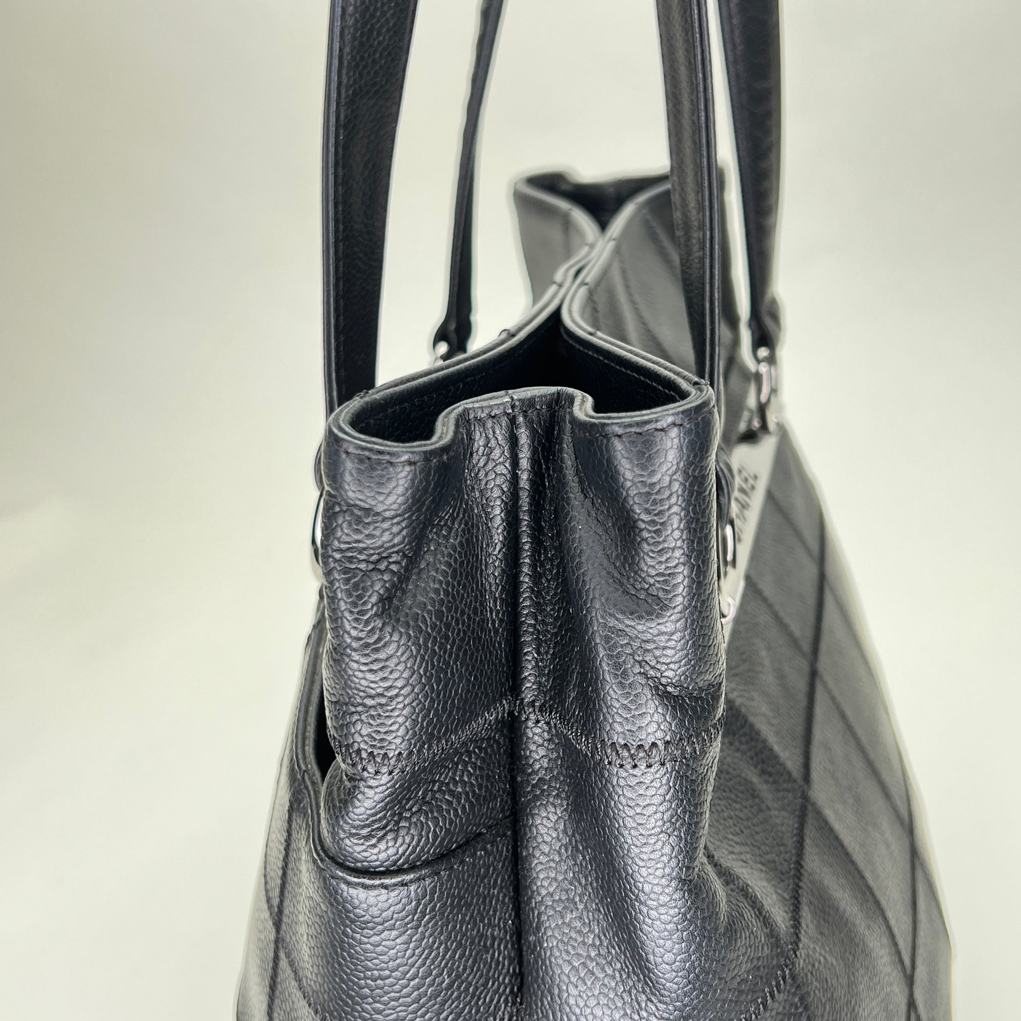 Vintage tote Black Tote Bag in Caviar Leather, Silver hardware