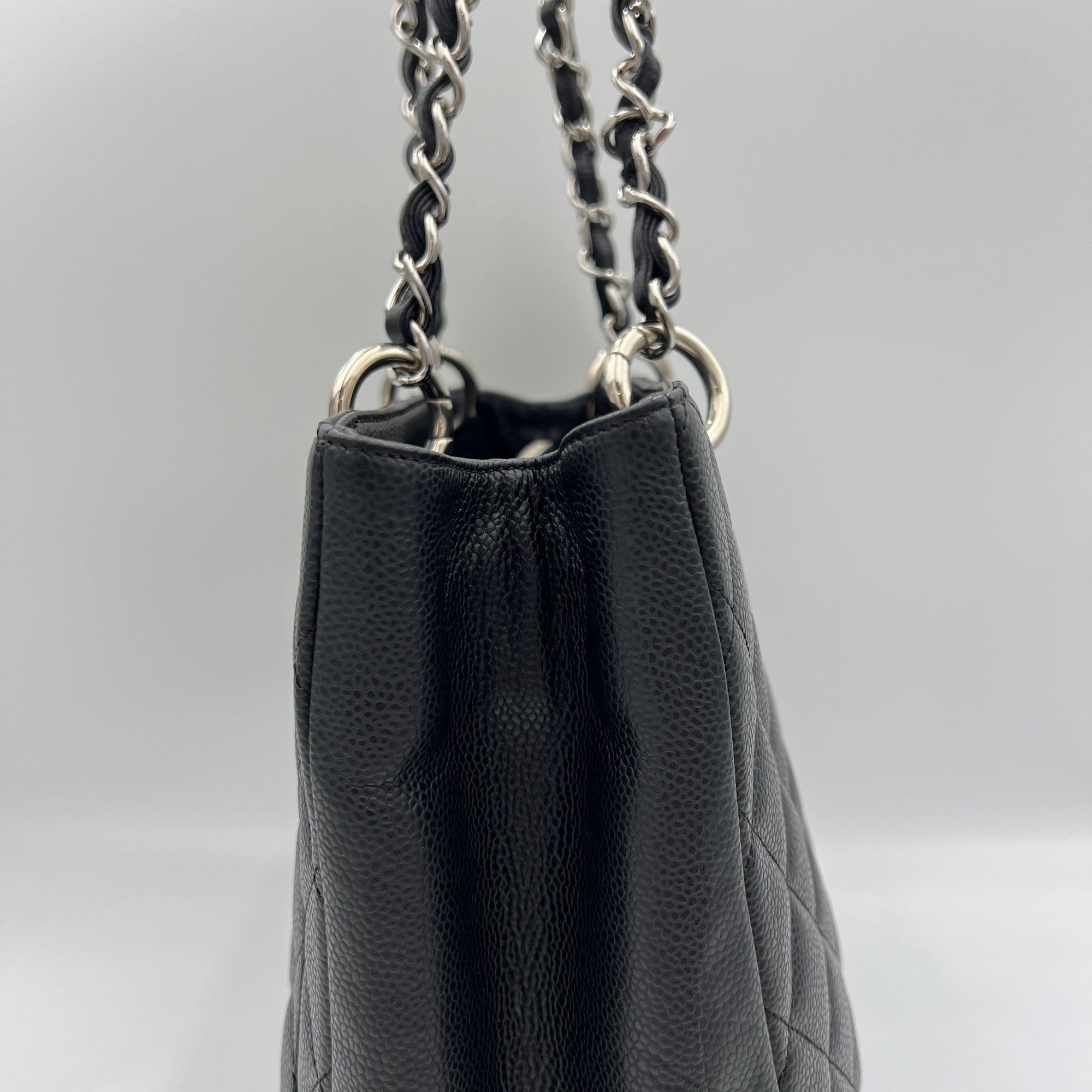 GST Grand Shopping Black Tote Bag in Caviar Leather, Silver hardware