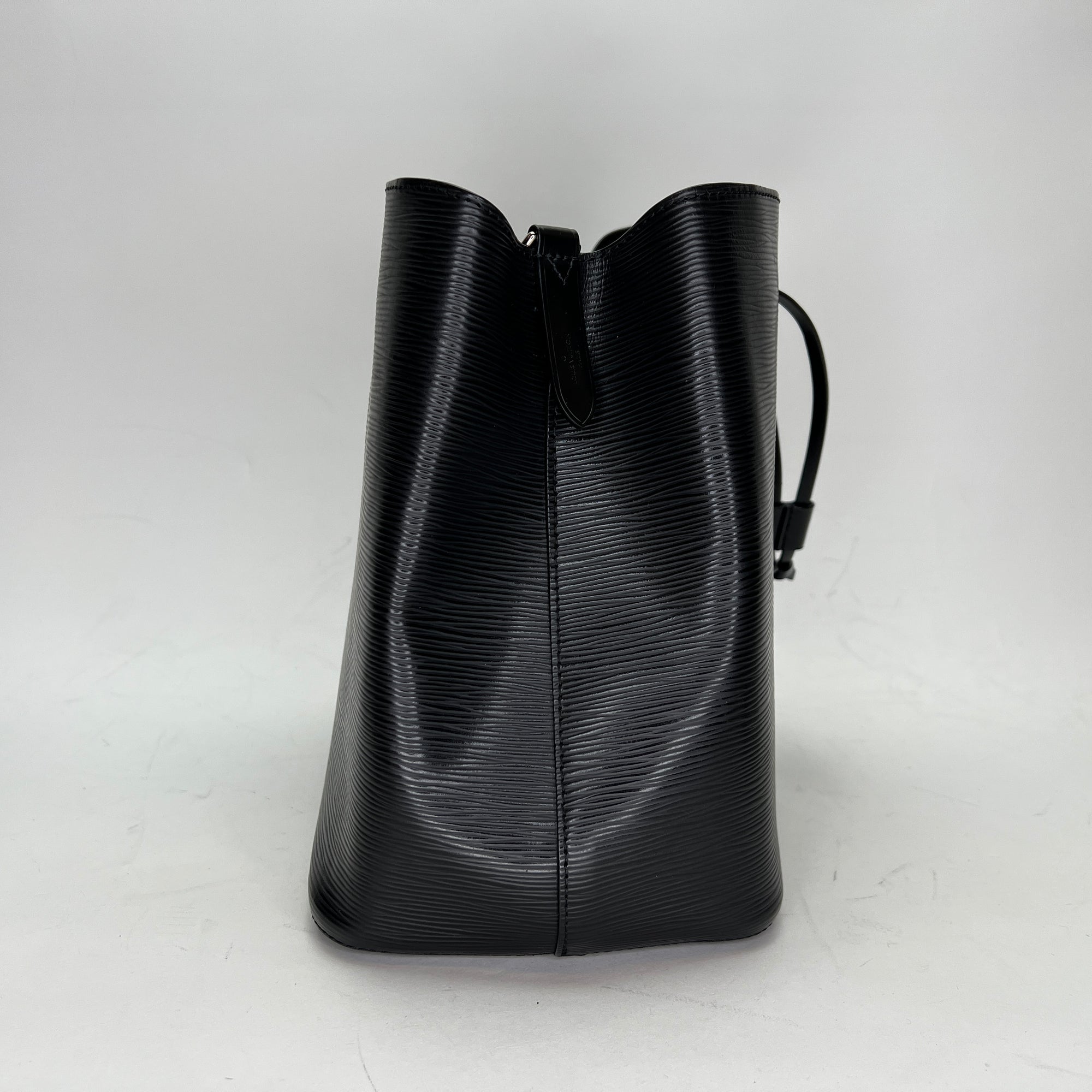 NeoNoe MM Black Bucket Bag in Epi Leather, Silver hardware