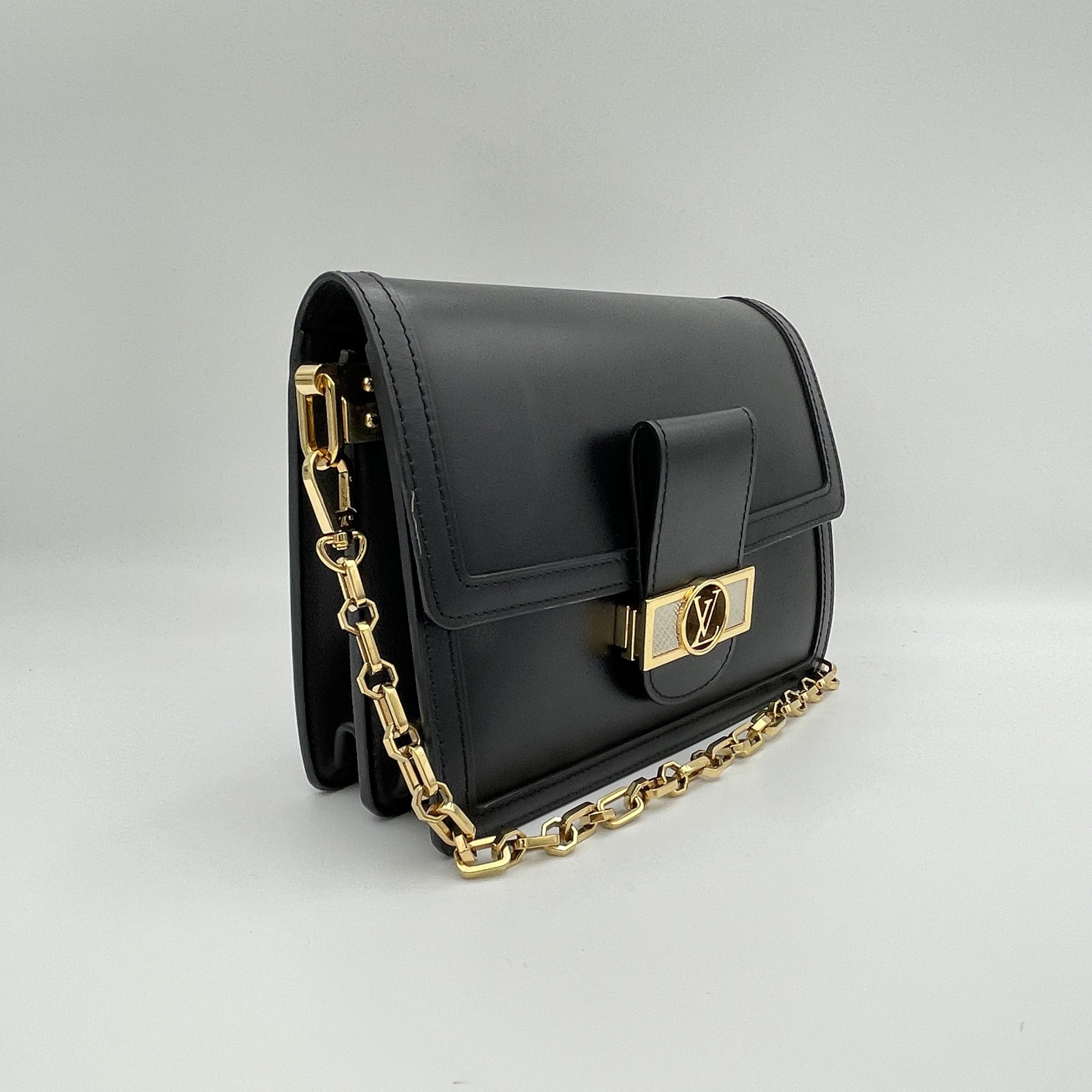 Dauphine MM Black Shoulder Bag in Calfskin, Gold hardware