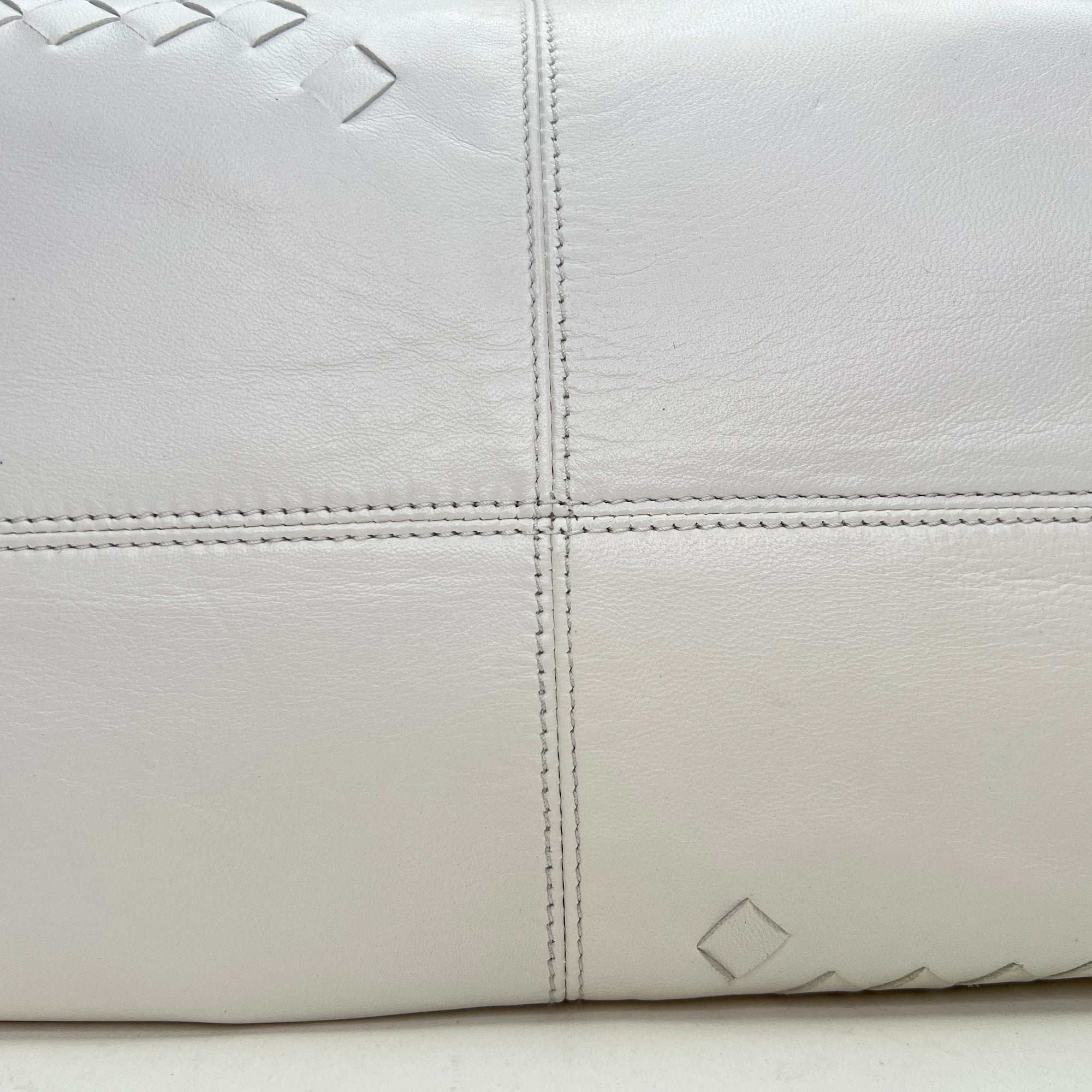 Regent White Tote Bag in Lambskin, Gunmetal hardware