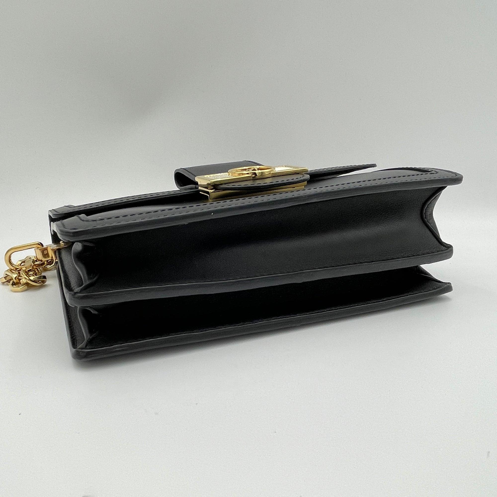 Dauphine MM Black Shoulder Bag in Calfskin, Gold hardware