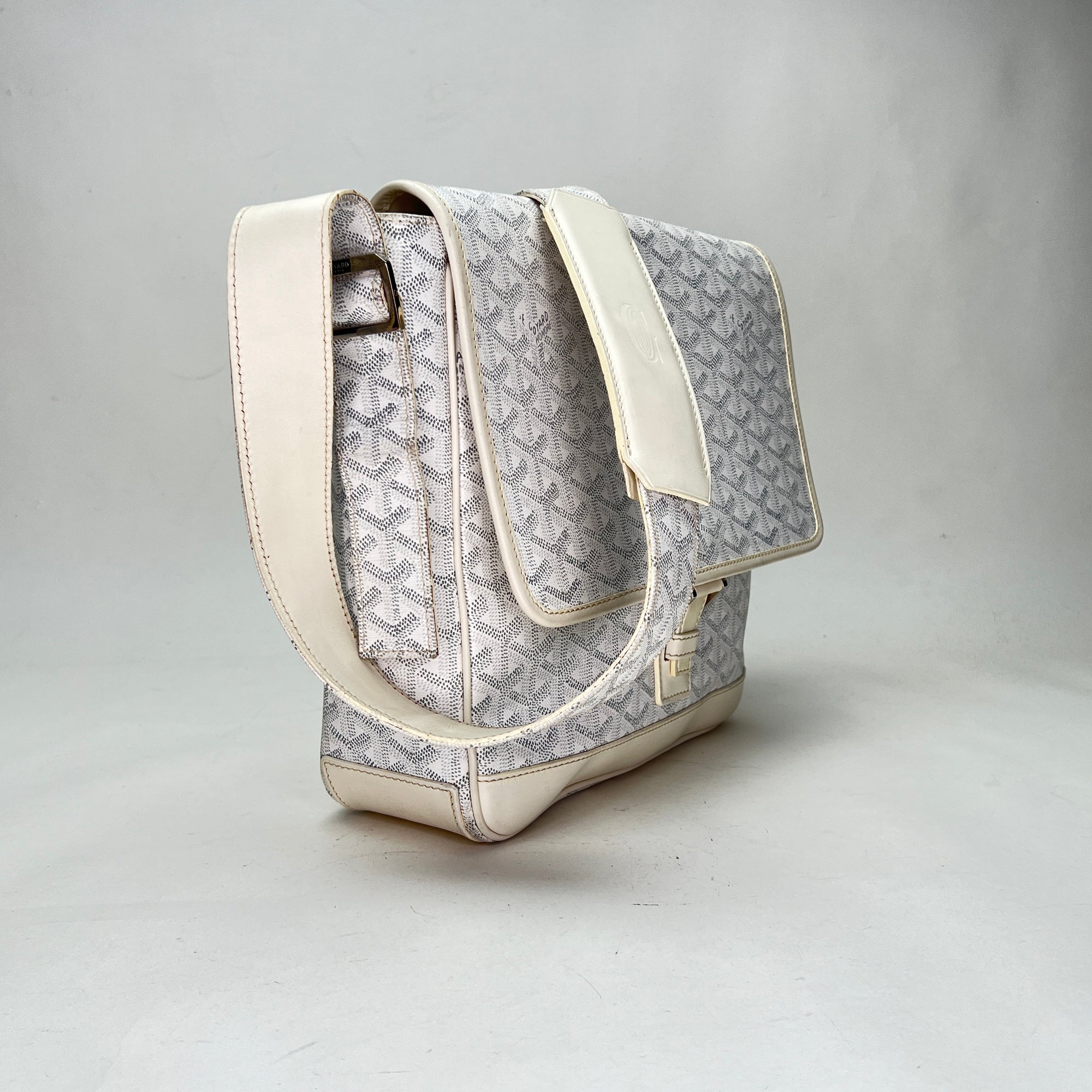 Urbain White Messenger Bag in Coated Canvas, Silver hardware