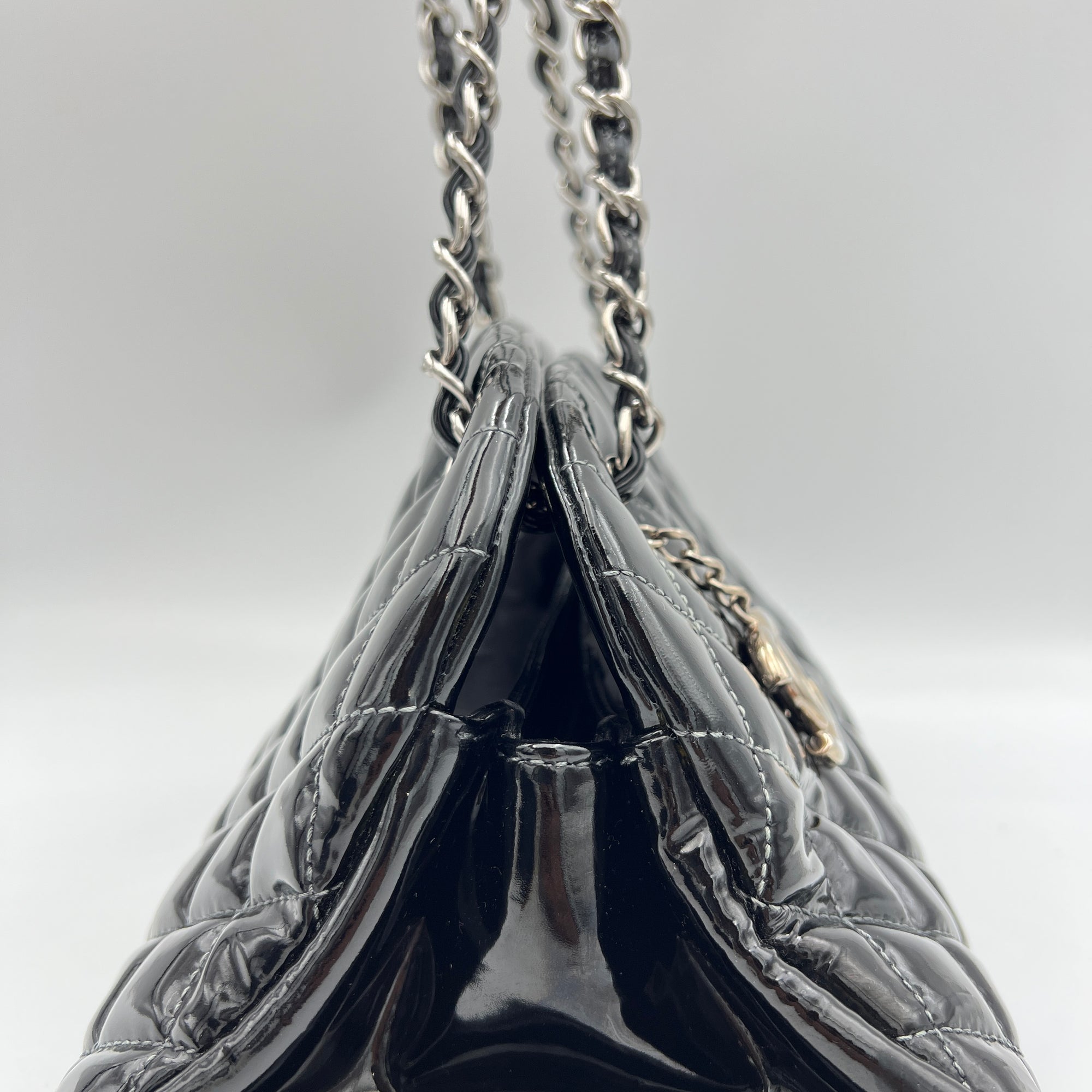 Mademoiselle Bowling Black Shoulder Bag in Patent Leather, Silver hardware