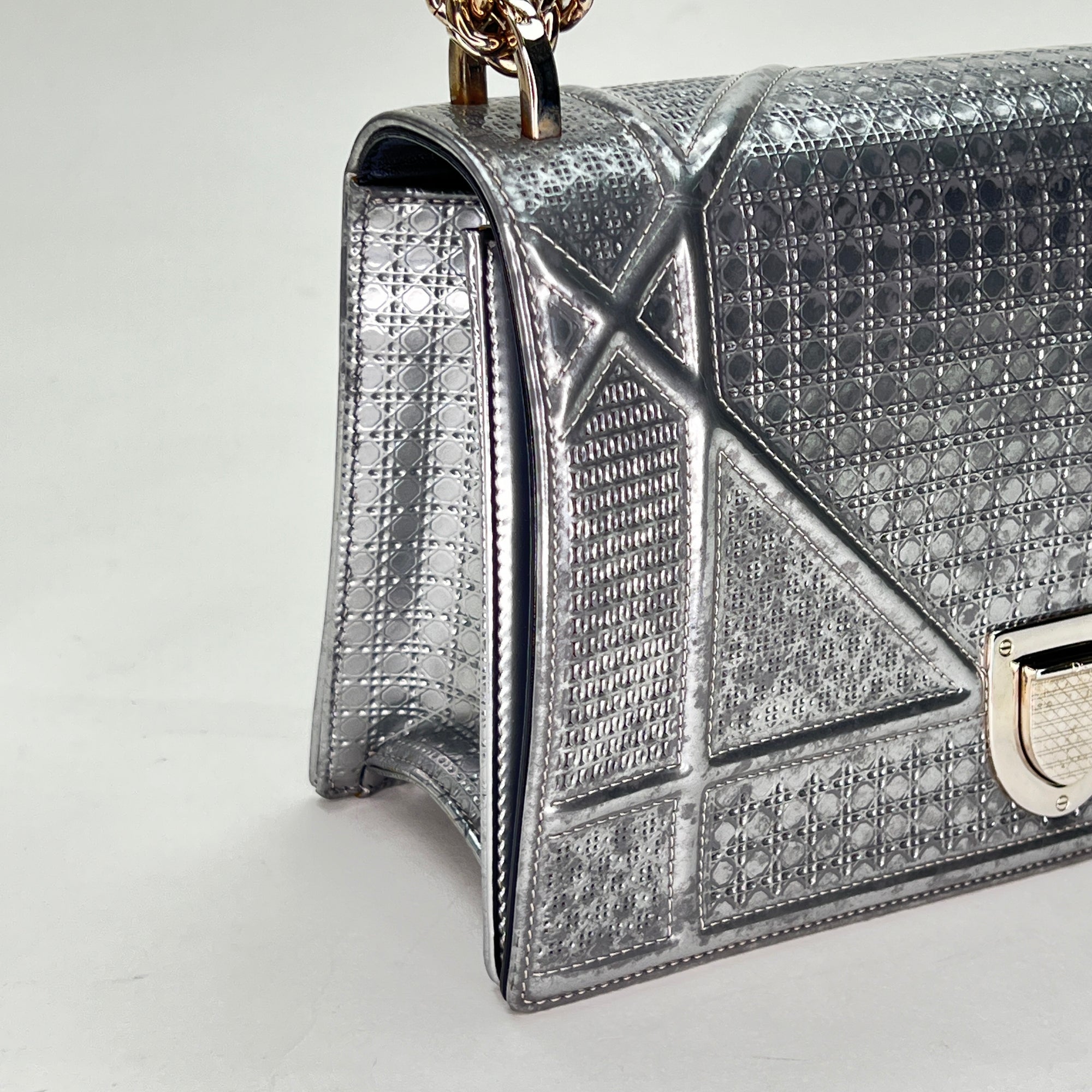 Diorama Medium Silver Shoulder Bag in Calfskin, Silver hardware