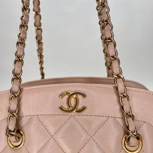 Zip Around Quilted Beige Shoulder Bag in Lambskin, Gold hardware