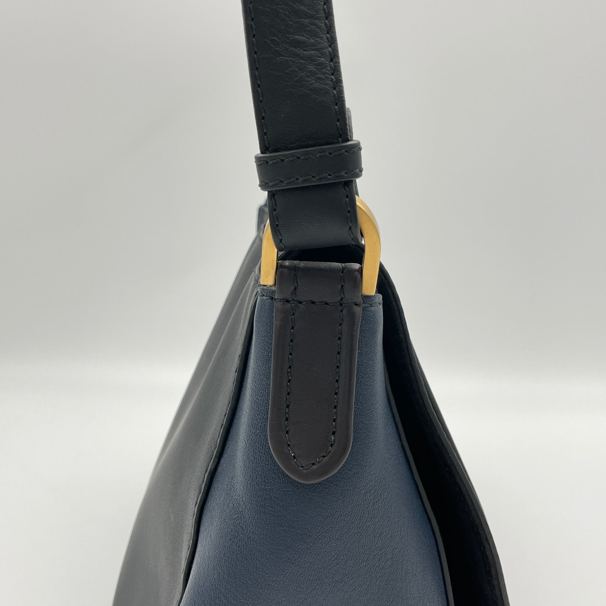 Anna Shoulder Bag Blue Shoulder Bag in Calfskin, Gold hardware