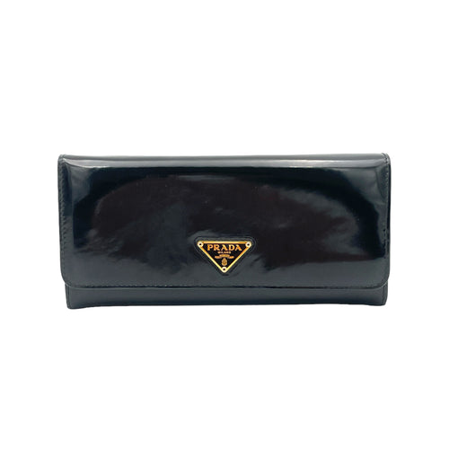 Logo Plaque Flap Long Black Wallet in Patent Leather, Gold hardware