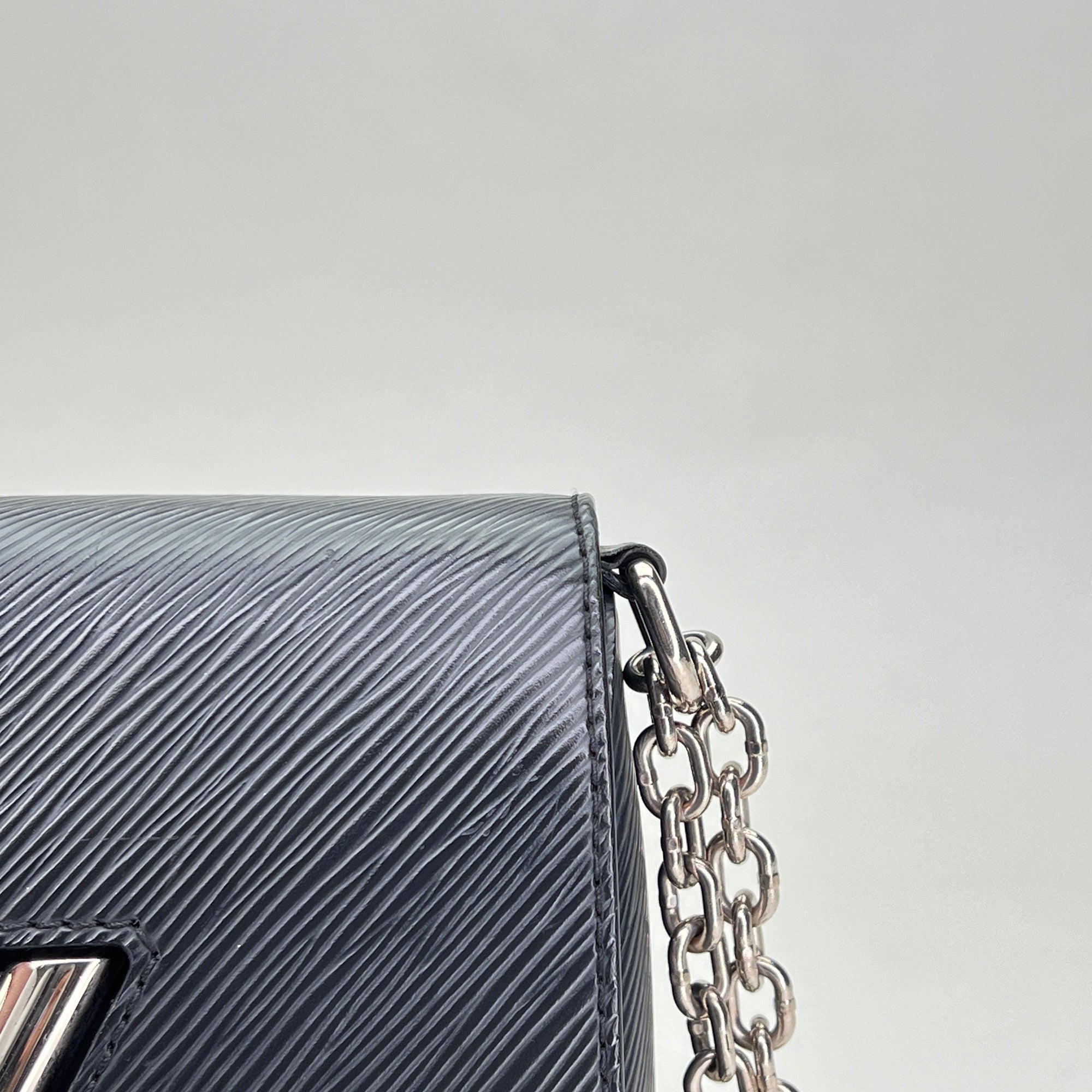 Twist PM Black Crossbody Bag in Epi Leather, Silver hardware