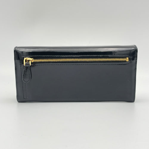 Logo Plaque Flap Long Black Wallet in Patent Leather, Gold hardware