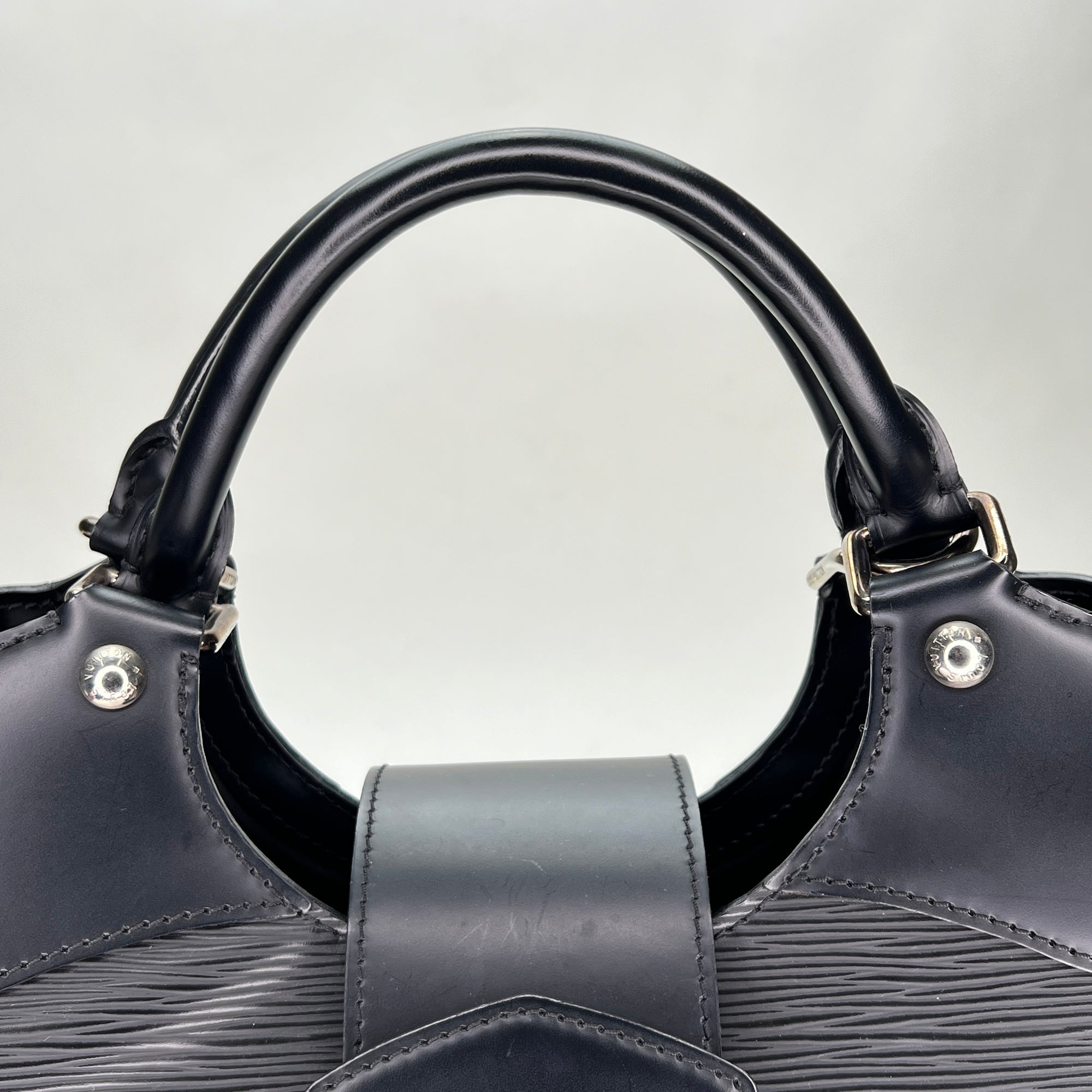 Sac Montaigne Black Top Handle Bag in Epi Leather, Silver hardware