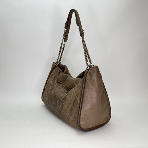 Wild stitch Brown Shoulder Bag in Calfskin, Silver hardware