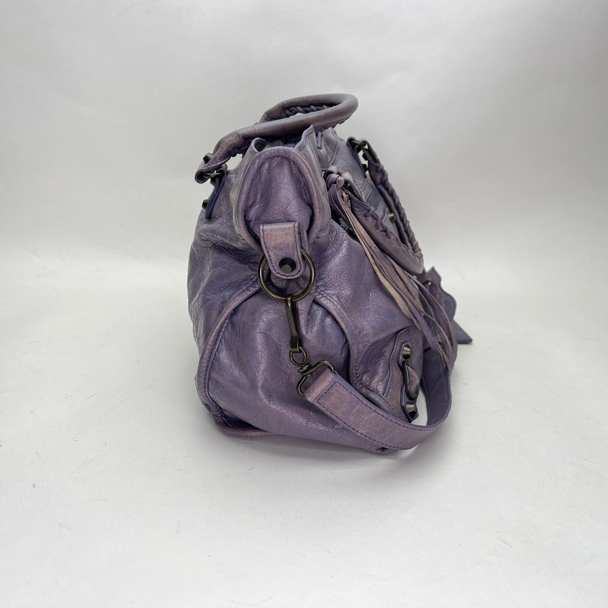 City Medium Purple Shoulder Bag in Distressed Leather, Gunmetal hardware