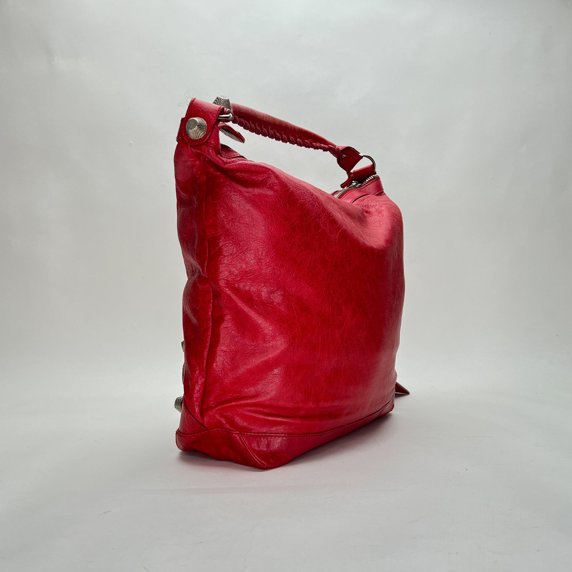 Giant Day Red Shoulder Bag in Distressed Leather, Gold hardware