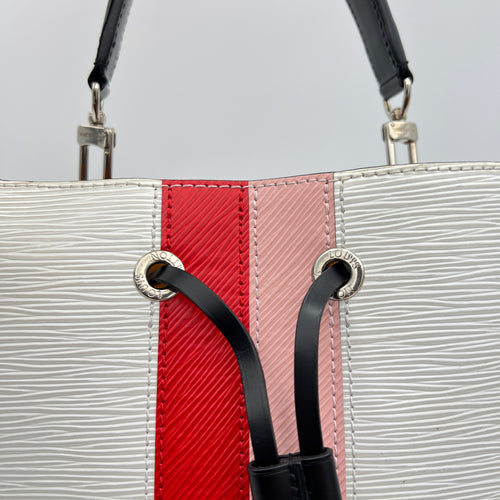 NeoNoe MM White Bucket Bag in Epi Leather, Silver hardware