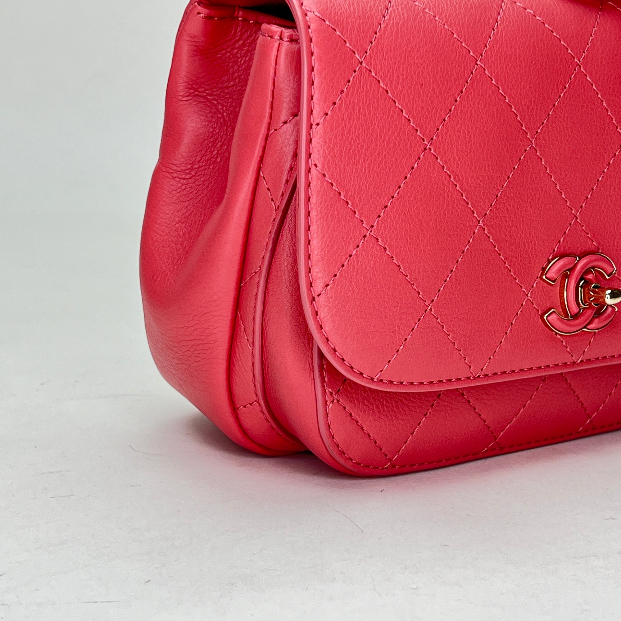 Quilted Flap Pink Shoulder Bag in Calfskin, Light Gold hardware